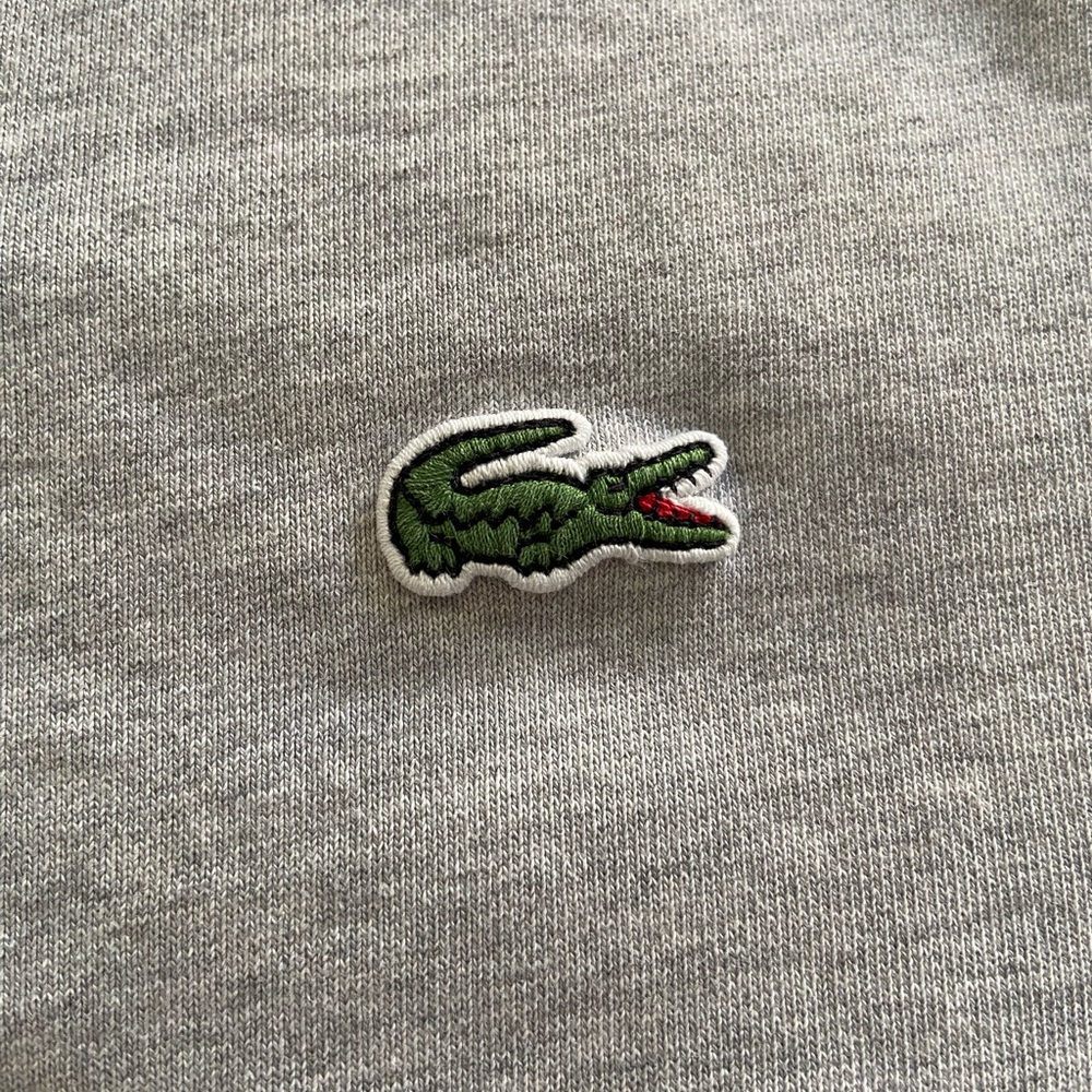 Lacoste grey pull - Picture 3 of 3
